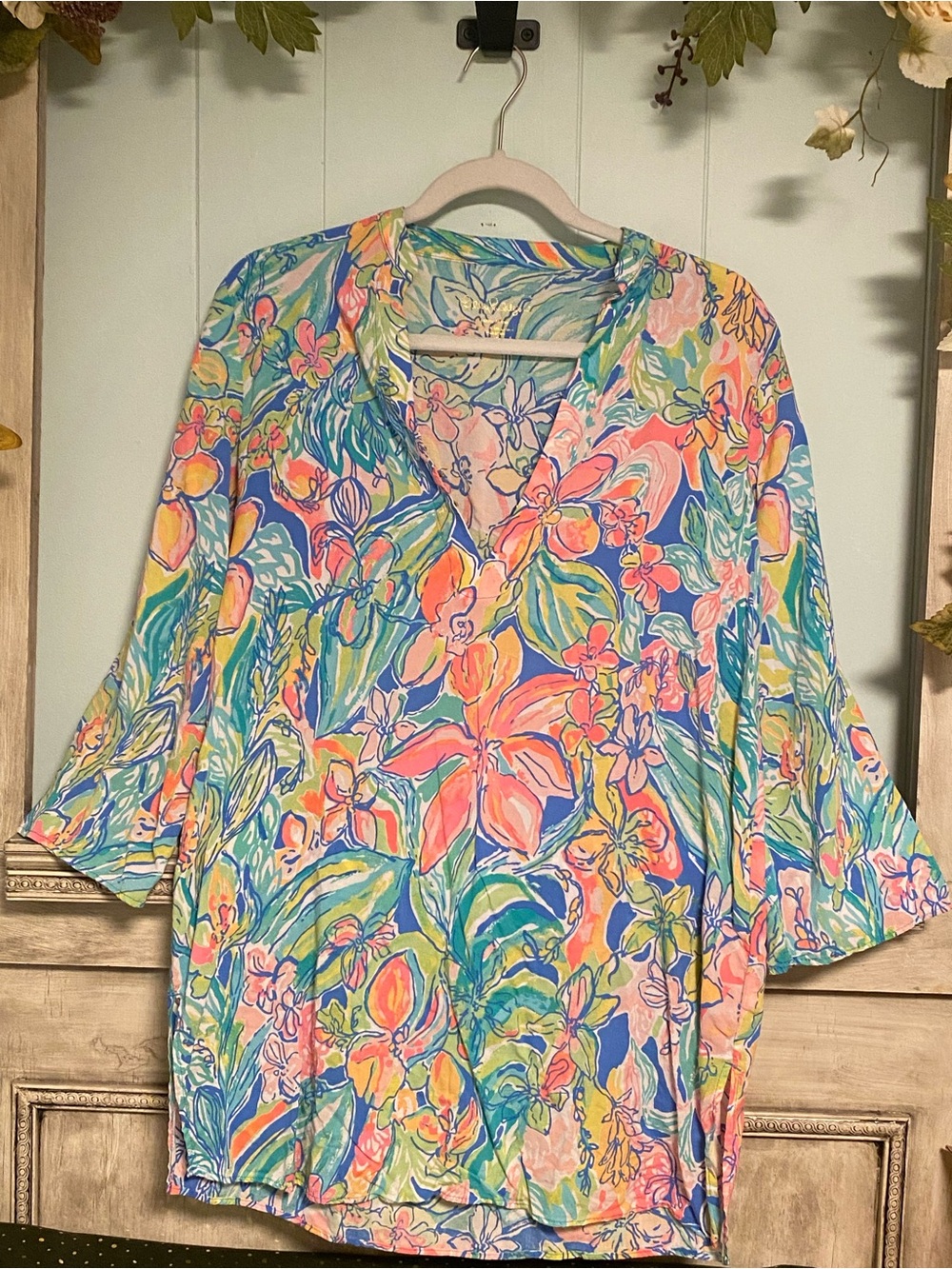 EUC Lilly Pulitzer XXS Vibrant Floral V-Neck Tunic or Coverup